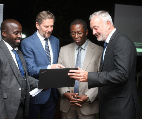 Promouvoir l’inclusion financière en Afrique : l’investisseur à impact social Nordic Microfinance Initiative (NMI) devient Abler Nordic et annonce le lancement d’un nouveau fonds