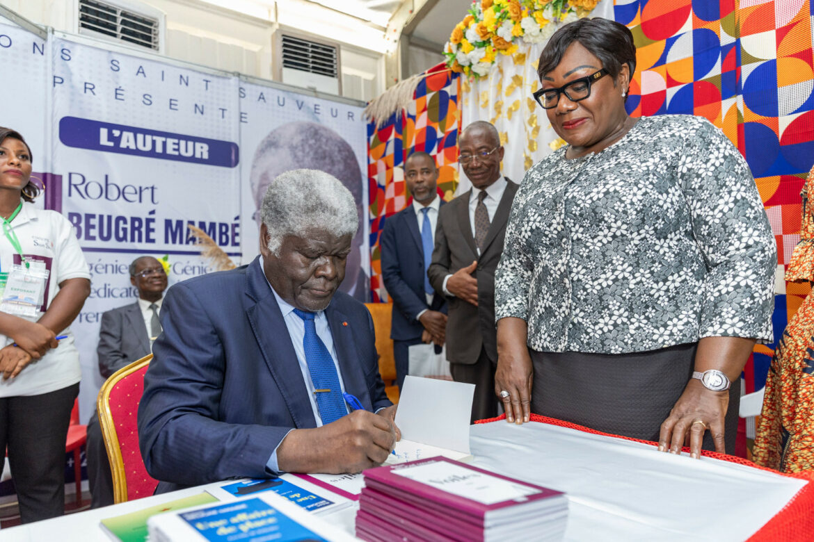 Salon international du livre d’Abidjan (SILA) 2025 : le Premier ministre Robert Beugré Mambé révèle les vertus du livre et invite la jeunesse à la lecture