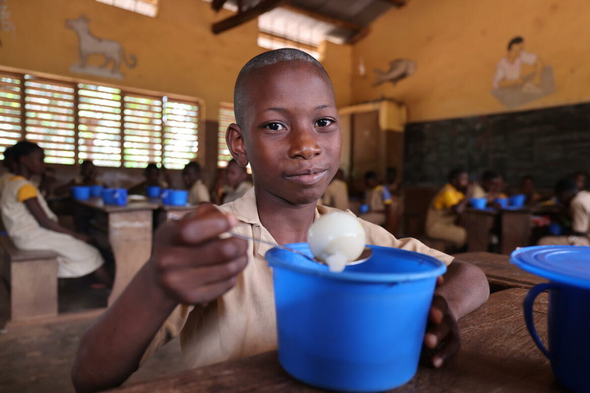 Le Programme Alimentaire Mondial des Nations Unies (PAM) et la Fondation Internationale Choithram renforcent leur partenariat pour l’alimentation scolaire au Bénin