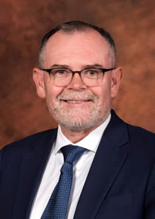 Afrique du Sud : le ministre Dion George salue l’arrestation d’un syndicat international de trafic de cornes de rhinocéros