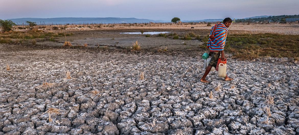 Des centaines de millions de pauvres dans le monde sont exposés aux chocs climatiques