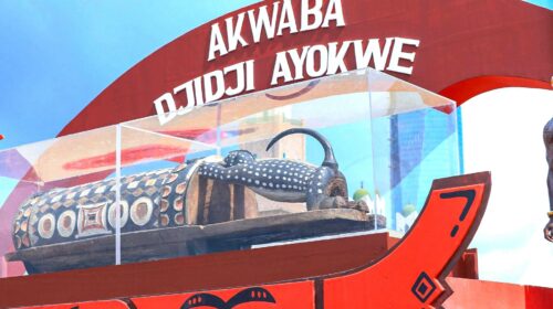 Patrimoine culturel : le tambour parleur du peuple Atchedji, “Djidji Ayokwe”, officiellement presente a ses depositaires avant son depart pour le Musee national des civilisations de Cote d’Ivoire