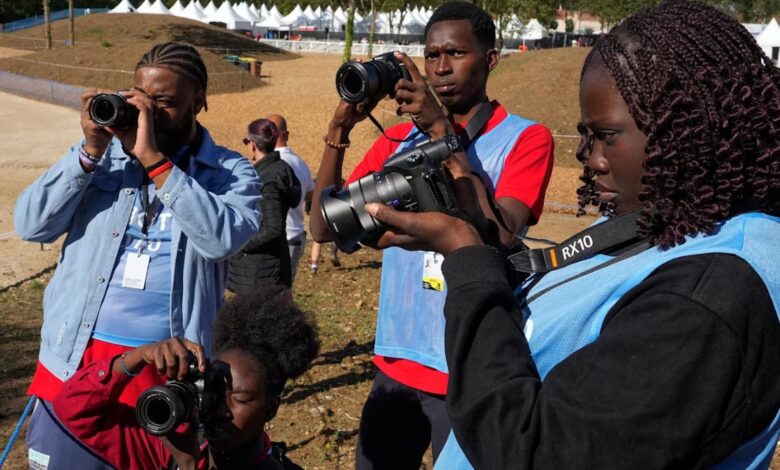 Le Comité International Olympique (CIO) lance une version remaniée du programme des jeunes reporters pour Dakar 2026